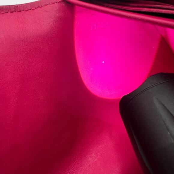 GUC Preowned Louis Vuitton Red Vernis Sarah Wallet - Picture 7 of 11